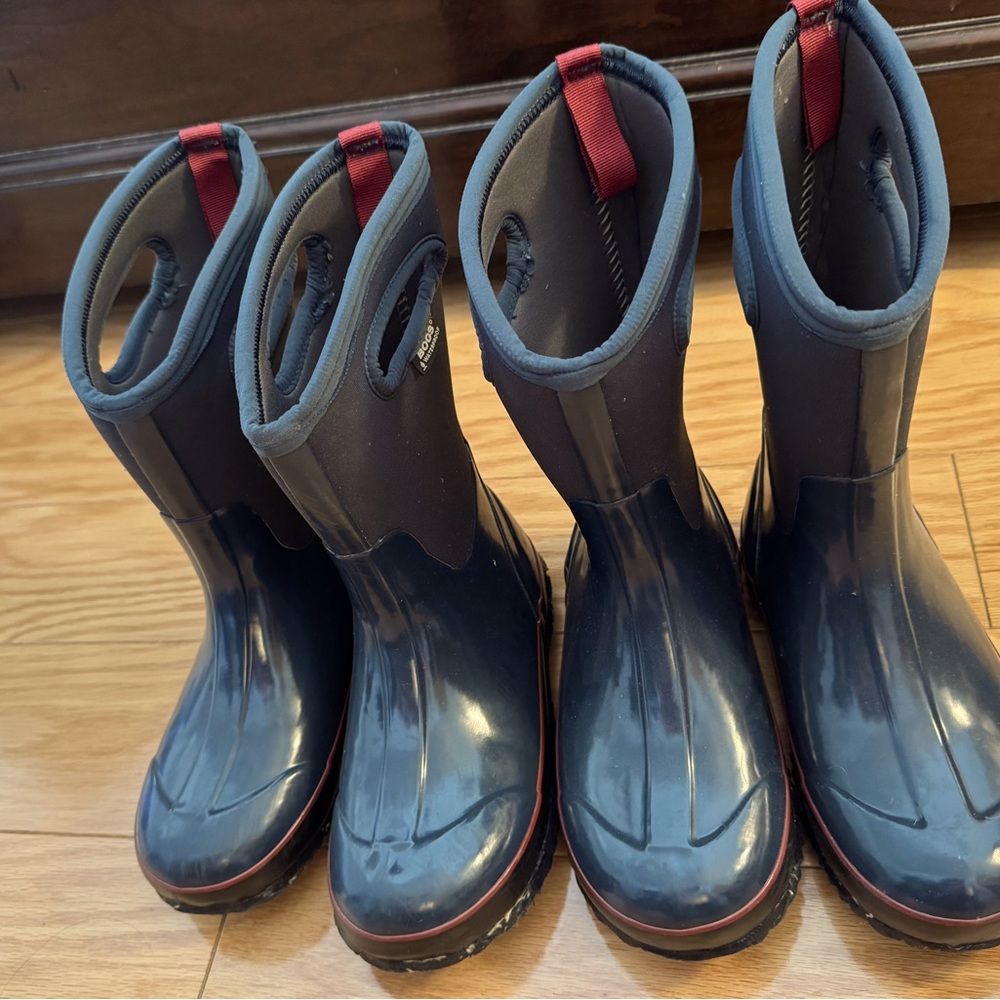 Bogs Waterproof Boots - Big Kids Size 5